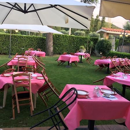 Il Salice Hotell Civitella Del Tronto Eksteriør bilde
