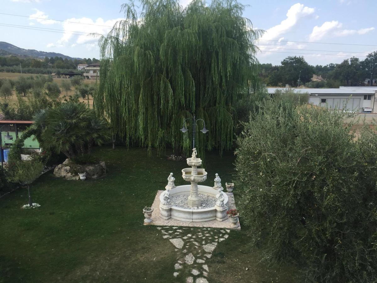 Il Salice Hotell Civitella Del Tronto Eksteriør bilde